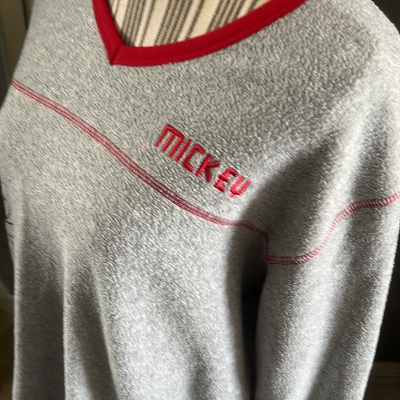 Disney, fuzzy sweatshirt, Mickey, large - Picture 4 of 6